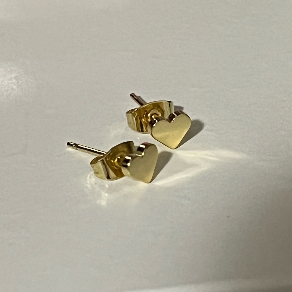 Evry Jewels Gold Heart Stud Earrings